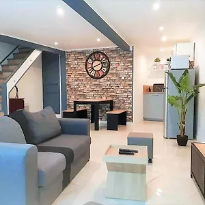 Maison De En Avignon